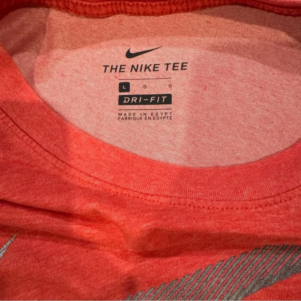 Nike Red Short Sleeve‎ Tee with Silver Swoosh